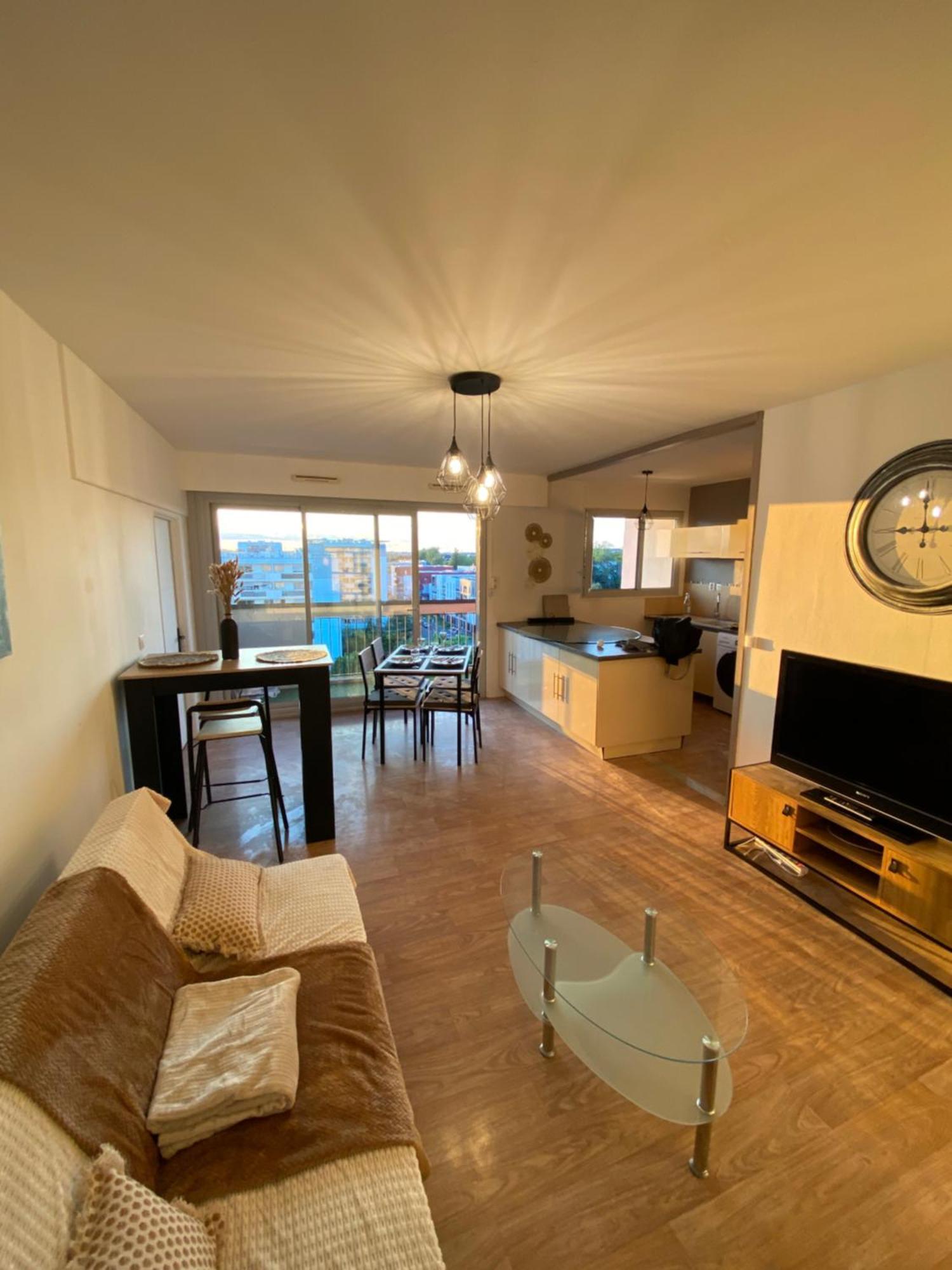 Appartement Spacieux - 10' Gare Angers Eksteriør bilde